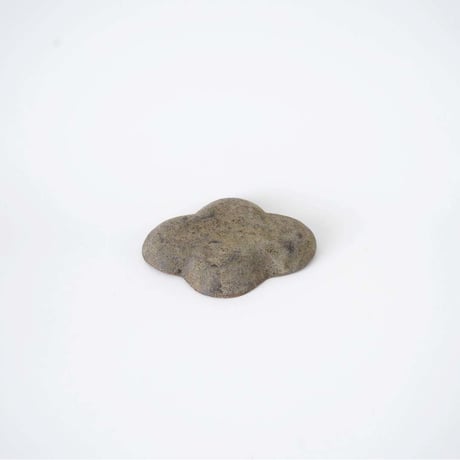 水谷智美・四葉小皿（灰渋）
