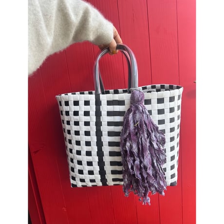 OM original taraat bag（M）/BLACK&WHITE