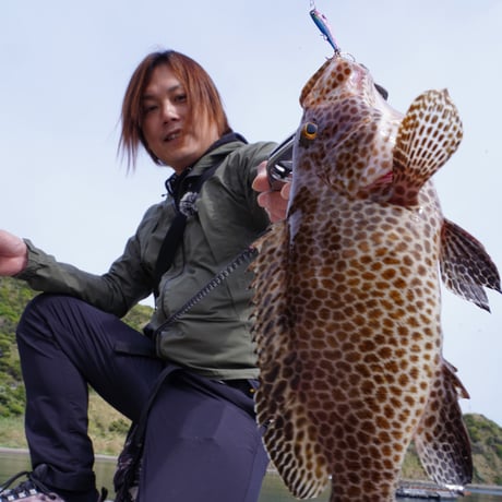 魚子メタル貫き（ヘッドベリーグロー）