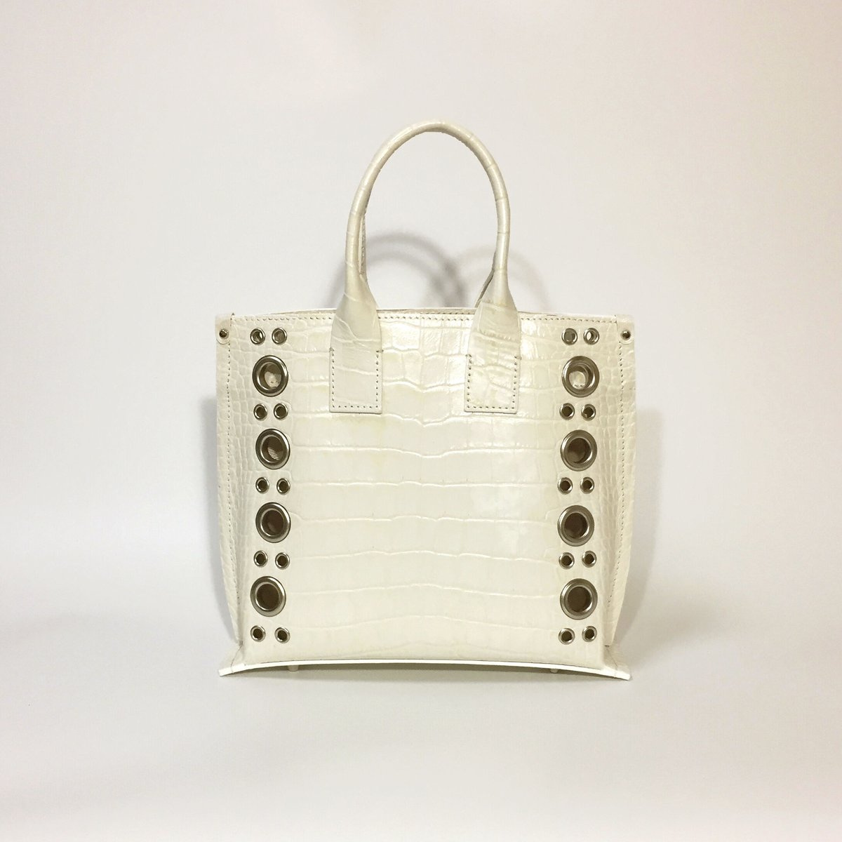 ANYA HINDMARCH　2way ショルダーバッグ　レザー　白　ハトメ 楽天市場】【バッグ】ANYA HINDMARCH アニヤ ハインドマーチ