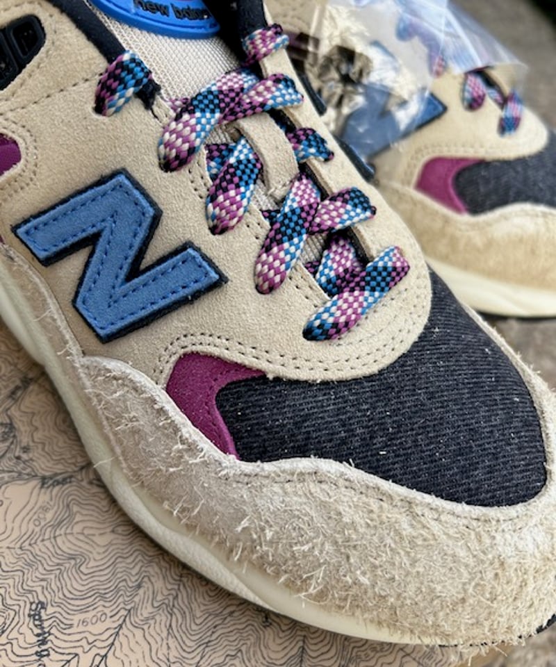 【新品】Levi's × NB MT580 LE2 リーバイスコラボ23.5cm リーバイス×ニューバランスのスニーカー、アッパーにデニムを用