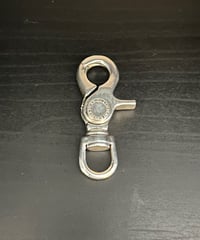 MADE IN CALIFORNIA  SWIVEL SNAP