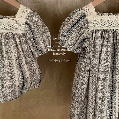 姉妹お揃いスクエアネックブラックフラワーロンパースorワンピース(1374)