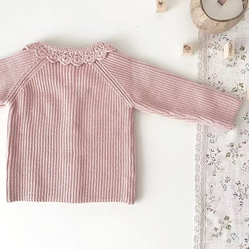 white/pink かぎ針編み襟ニットカーディガン(2021) | こどもふく