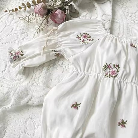 姉妹お揃いローズフラワー刺繍ロンパースorワンピース(1112)