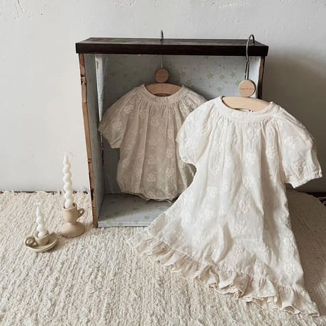 姉妹お揃いラウンドネックコットン刺繍フラワーロンパースorワンピース(3145)