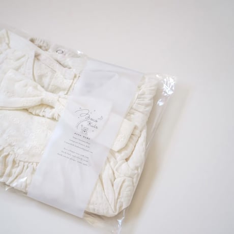 即納【bebeholic】flower embroidery  rompers (be18)