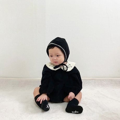 ブラック刺繍襟ロンパース(2383)