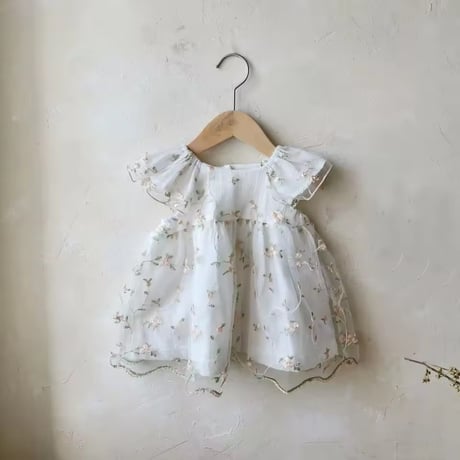 white/pink エンブロイダリーレースラッフルスリーブドレス(998)