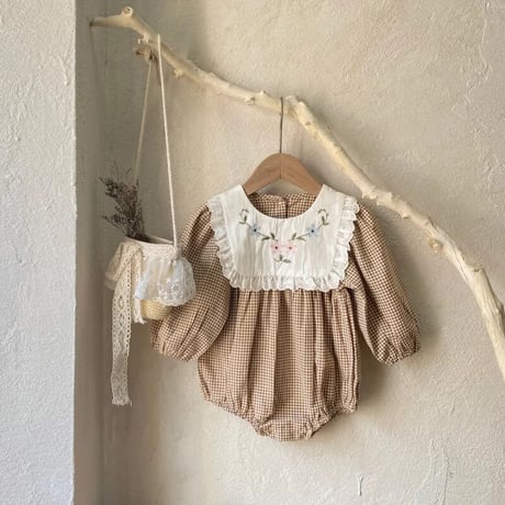 ギンガムチェックレース刺繍スタイ風ロンパース(3393)