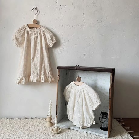 姉妹お揃いラウンドネックコットン刺繍フラワーロンパースorワンピース(3145)