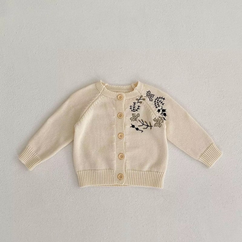 アイボリー刺繍ニットカーディガンorアイレットニットサロペット