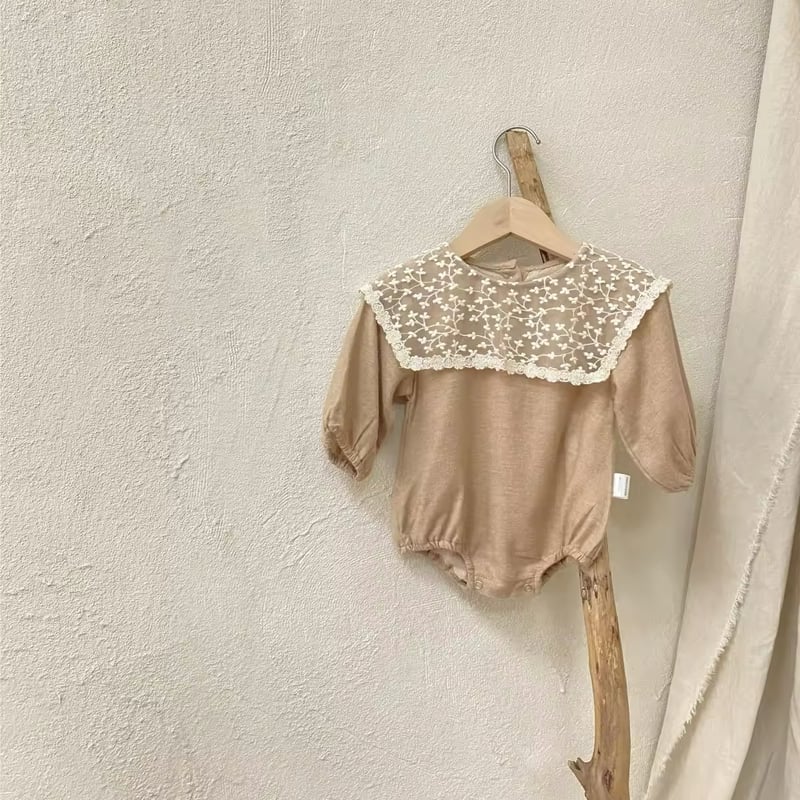 即納あり◇BIGスクエアレースcollarモカロンパース(1055) | こどもふく