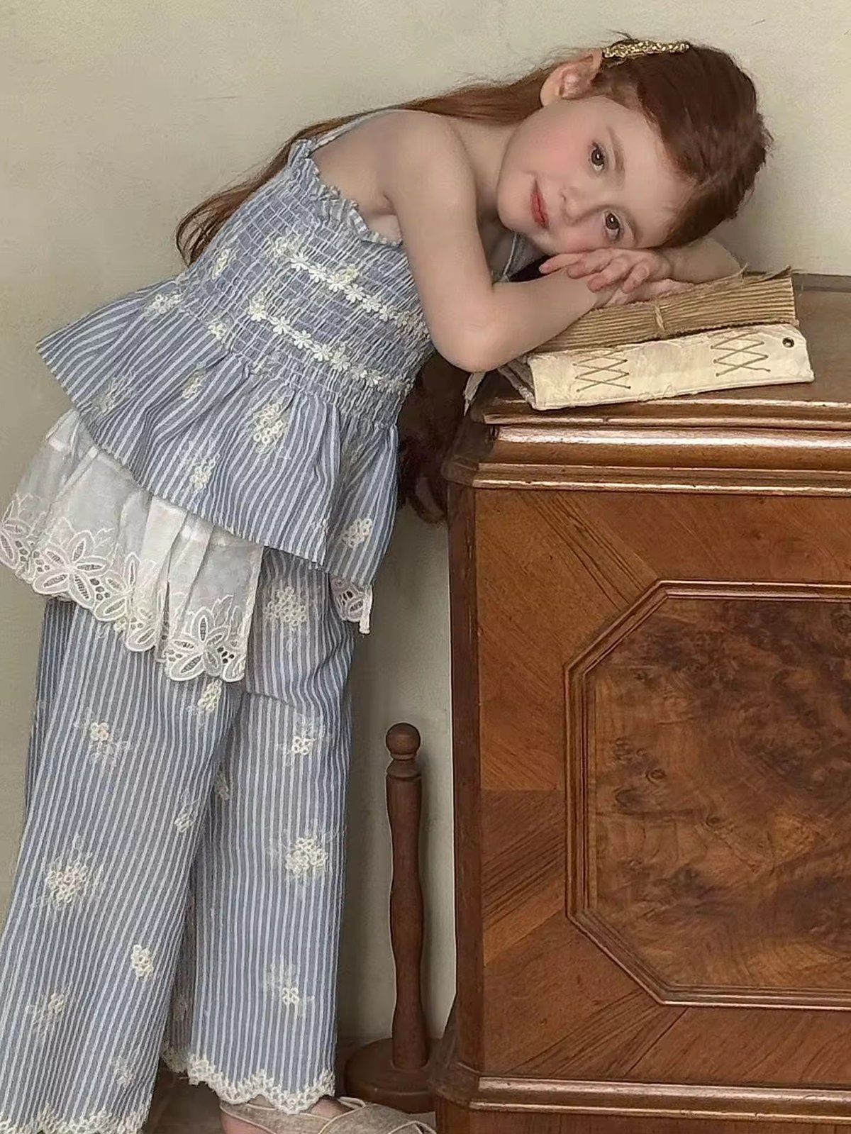 kids ブルーストライプフラワーエンブロイダリーキャミ×ワイドパンツ
