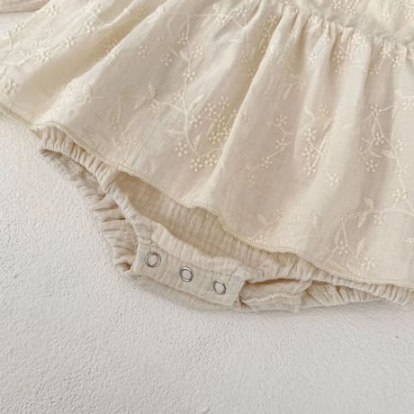 beige flower刺繍リネンスカートロンパース(4032)