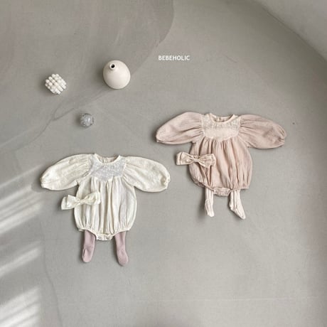 即納【bebeholic】flower embroidery  rompers (be18)