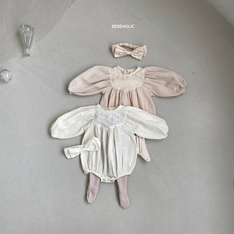 即納【bebeholic】flower embroidery  rompers (be18)