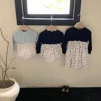 jennybebe 姉妹お揃いbackブラックリボンフラワー切替ロンパースorワンピース(1118)