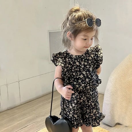 kids リボン付きブラック花柄ショルダーフリルセットアップ(3058)