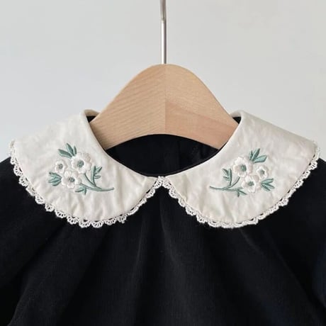 ブラック刺繍襟ロンパース(2383)