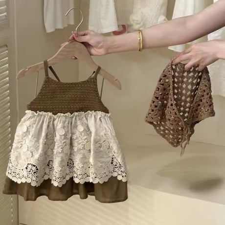 ヘッドアクセサリー付きブラウンエプロンワンピース(857)