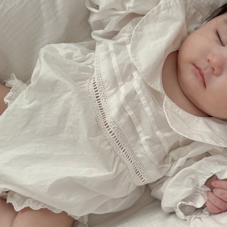 姉妹お揃い whiteラウンドカラーパフスリーブロンパースorワンピース(1149)