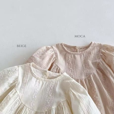 beige/moca コットンレースロンパース(953)