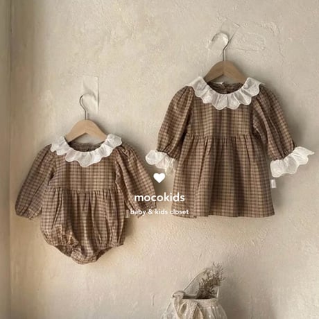 姉妹お揃いbrownチェックスカラップレースロンパースorワンピース(4010)