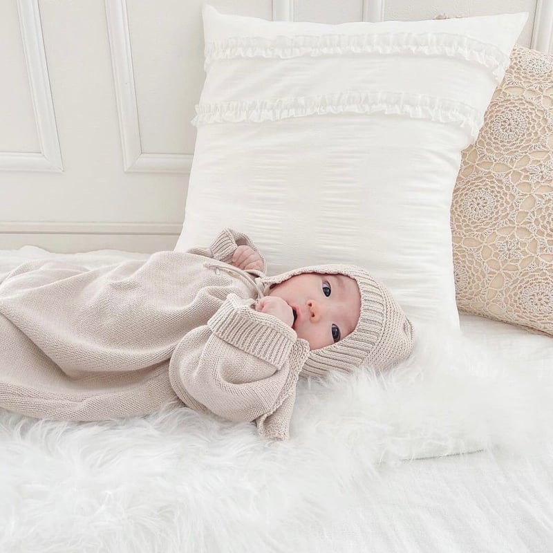 とんがりボンネット付き襟付きニットロンパース(2296) | こどもふく