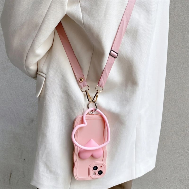 LOUVINI iPhone用ケース ベージュ ハートストラップ LOUVINI PARIS/ルヴィニ パリ】スマホにハートのハンド