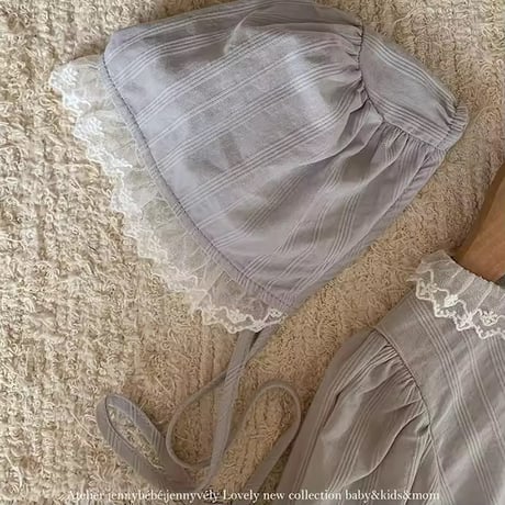 jennybebeボンネット付きブローチ刺繍ブルーグレーチュールロンパース(1596)