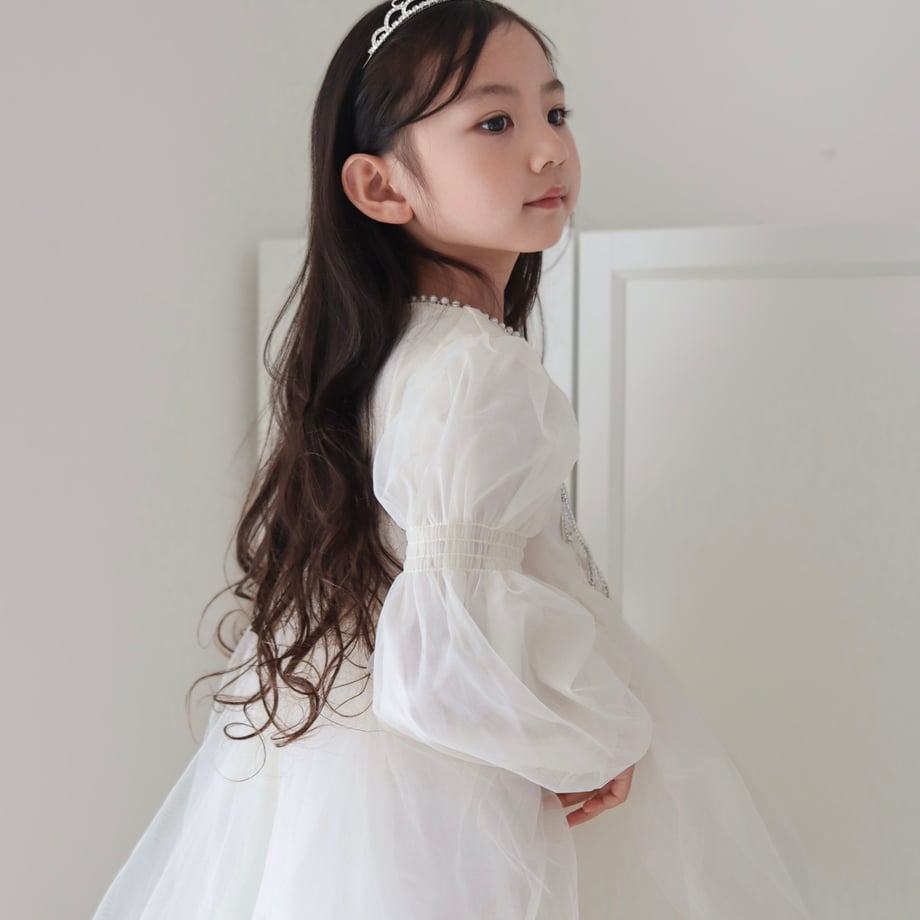 68b8ccff85c3373bfe80a8fb