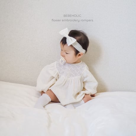 即納【bebeholic】flower embroidery  rompers (be18)