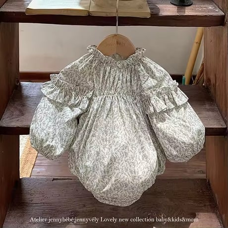 jennybebeスリーブフリルモノトーンリーフフラワーロンパース(1599)
