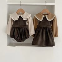 姉妹お揃いダークチェックバクシャンロンパースorワンピース×フリル襟ブラウス(806)