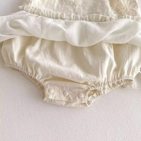 white×beige ショルダーリボンフロントレースチュールスカートロンパース(1077)
