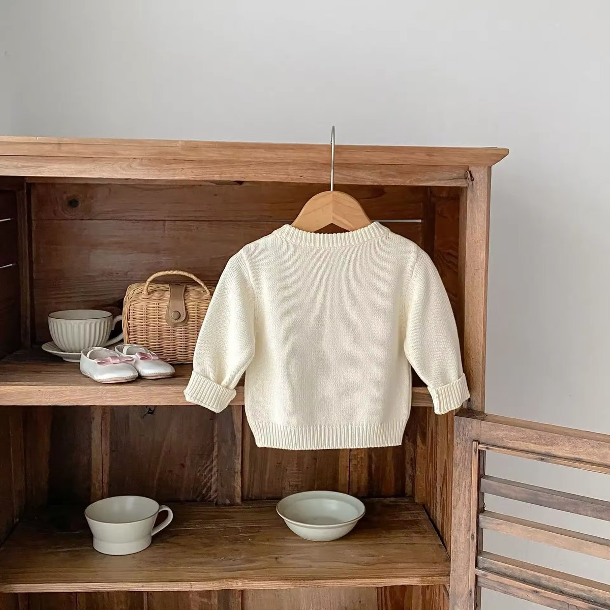 チェリーレッド刺繍ニットカーディガン(667) | こどもふく moco kids