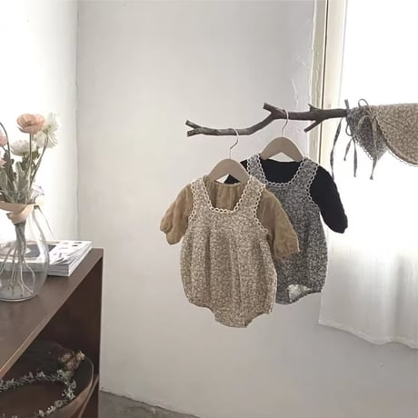 コーデュロイクローバーバックボタンボンネット付きロンパース(1104)