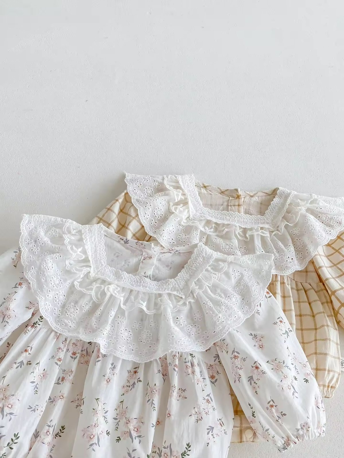 mixフリル花柄×チェックロンパース(711) | こどもふく🧸mocokids