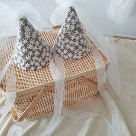 デイジーホワイト刺繍パーティーハット(416)