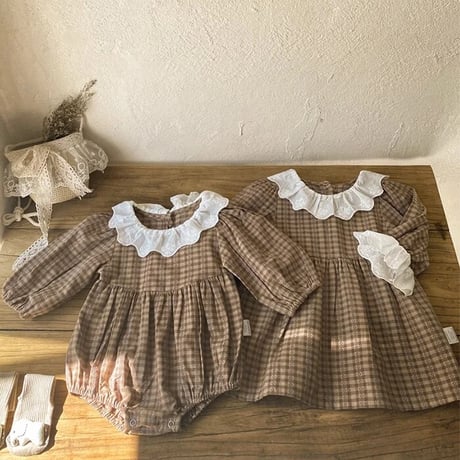 姉妹お揃いbrownチェックスカラップレースロンパースorワンピース(4010)