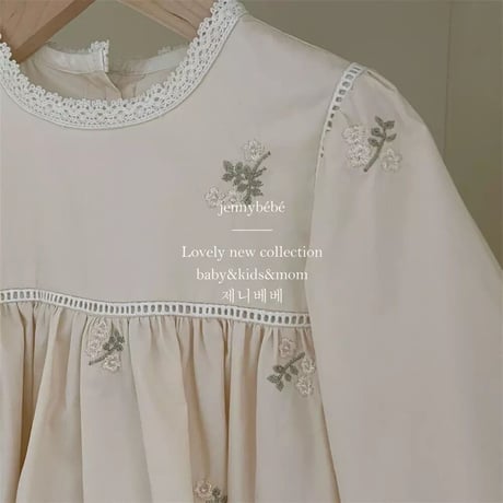 姉妹お揃いivoryフラワー刺繍ロンパースorワンピース(2517)