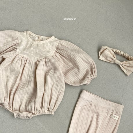 即納【bebeholic】flower embroidery  rompers (be18)