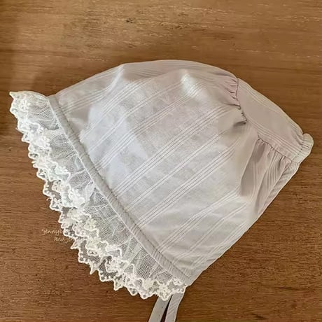 jennybebeボンネット付きブローチ刺繍ブルーグレーチュールロンパース(1596)
