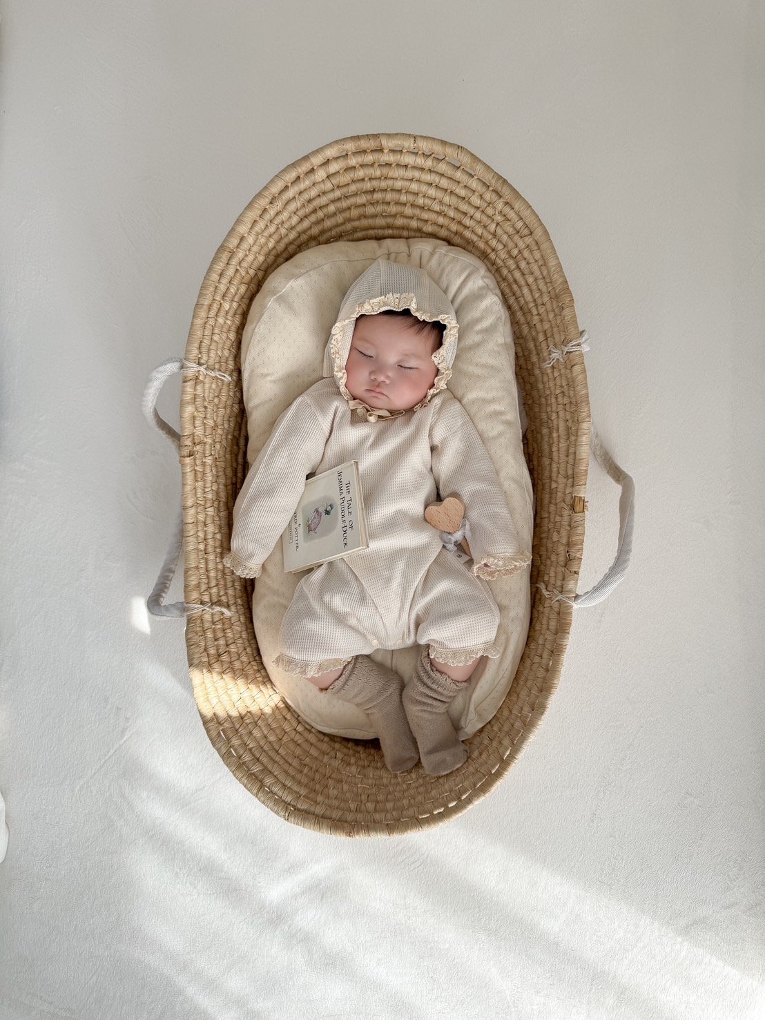 ボンネット付きワッフルフリルロンパース(4041) | こどもふく