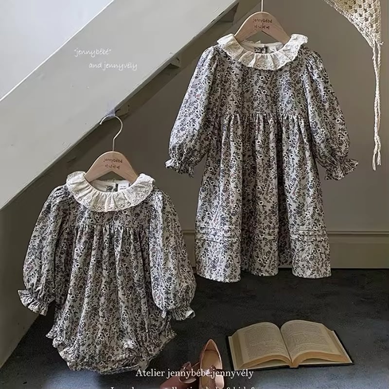 有松絞りワンピース　ムームー　藍染　赤と黄色花　親子コーデ fit=scale-down,w=1200
