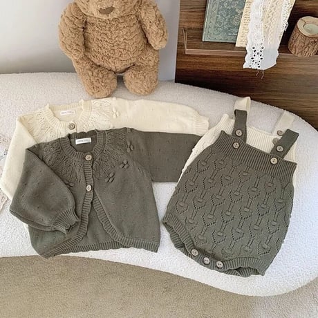 white × olive 透かしニットサロペットorニットカーディガン(3318)
