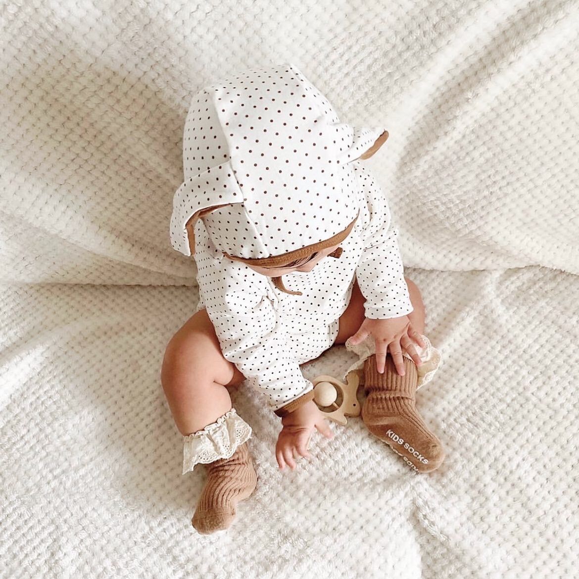 3color バニーボンネットプチドットロンパース(1800) | こども