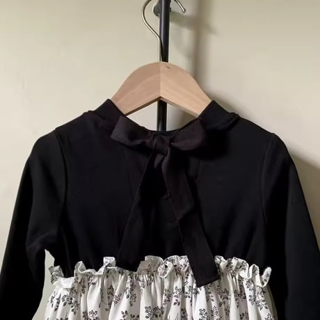 jennybebe 姉妹お揃いbackブラックリボンフラワー切替ロンパースorワンピース(1118)