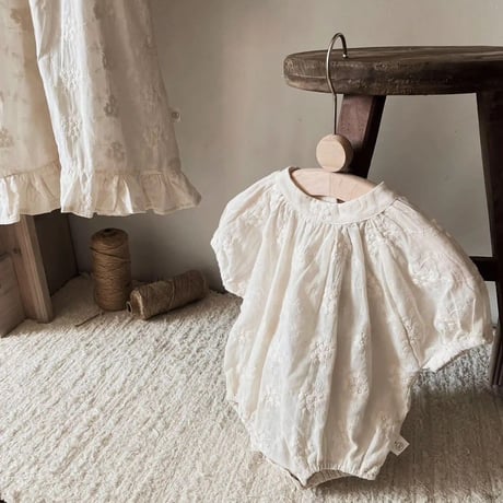 姉妹お揃いラウンドネックコットン刺繍フラワーロンパースorワンピース(3145)